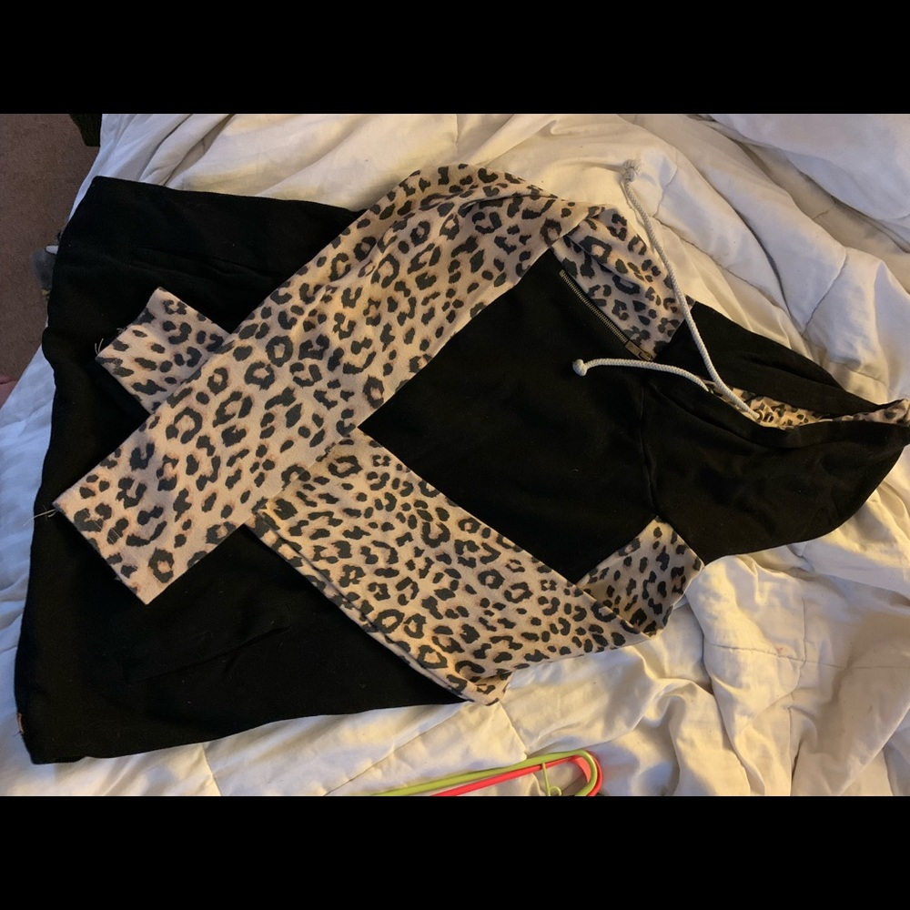 Mindy maes market hoodie leopard